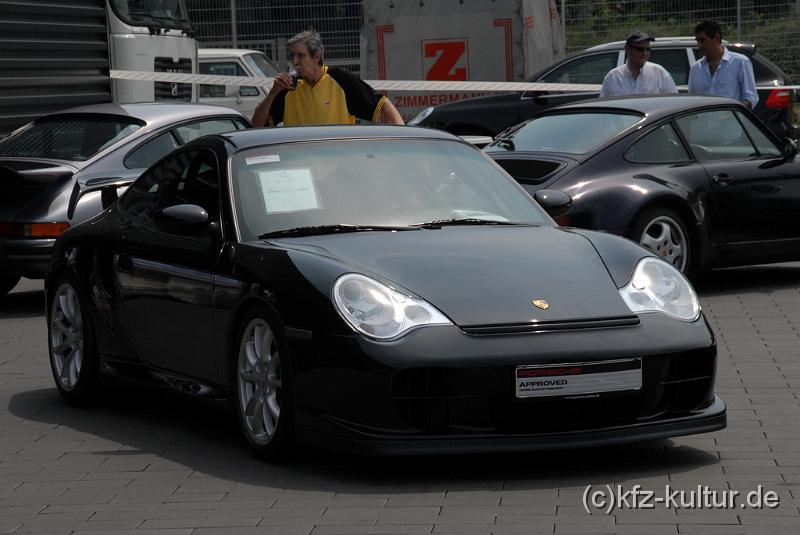 Porsche Zentrum Aachen 8991.JPG